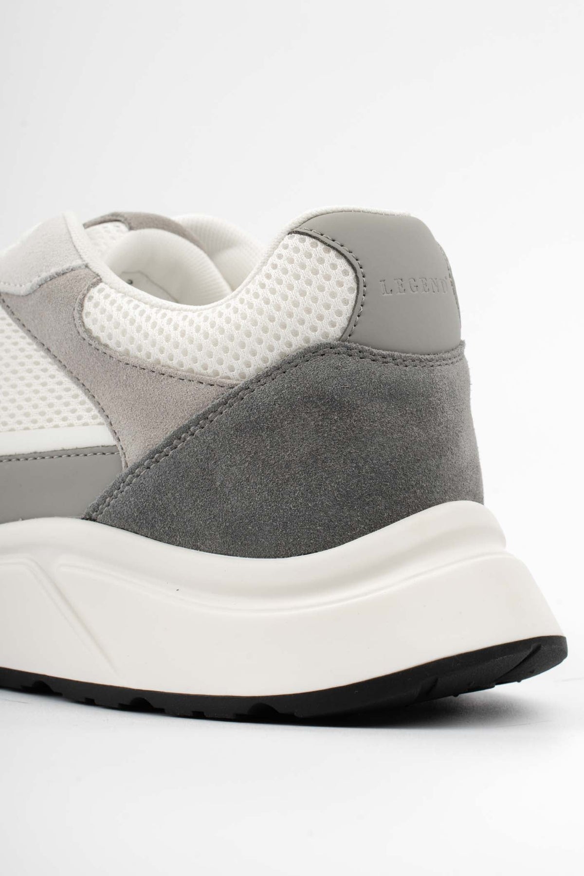 Soho Runner — Grey White